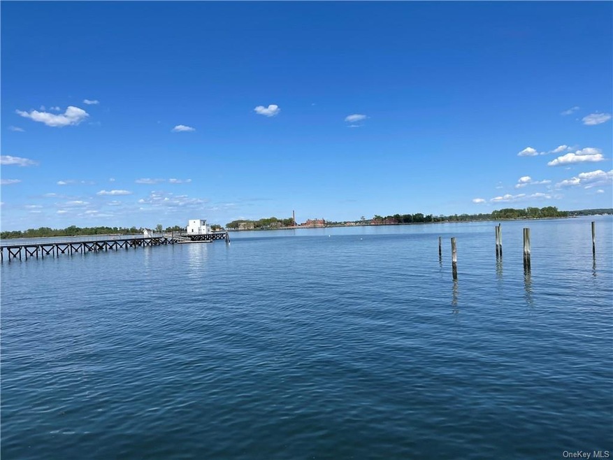 Waterfront duplex on City Island