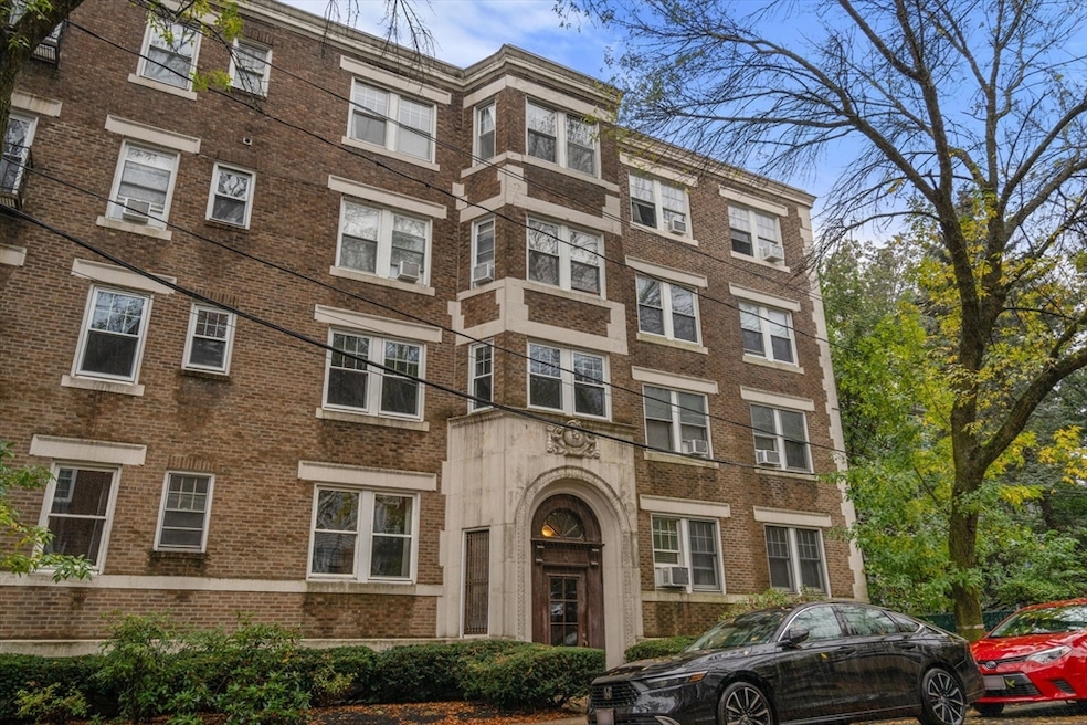 For Sale $749,900 • Co-Listing Agent