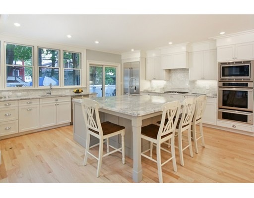 140 Thorndike St unit 1, Brookline, MA 02446 - photo 1