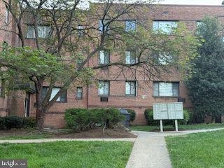4715 1st St SW unit 302, Washington, DC 20032 - photo 1