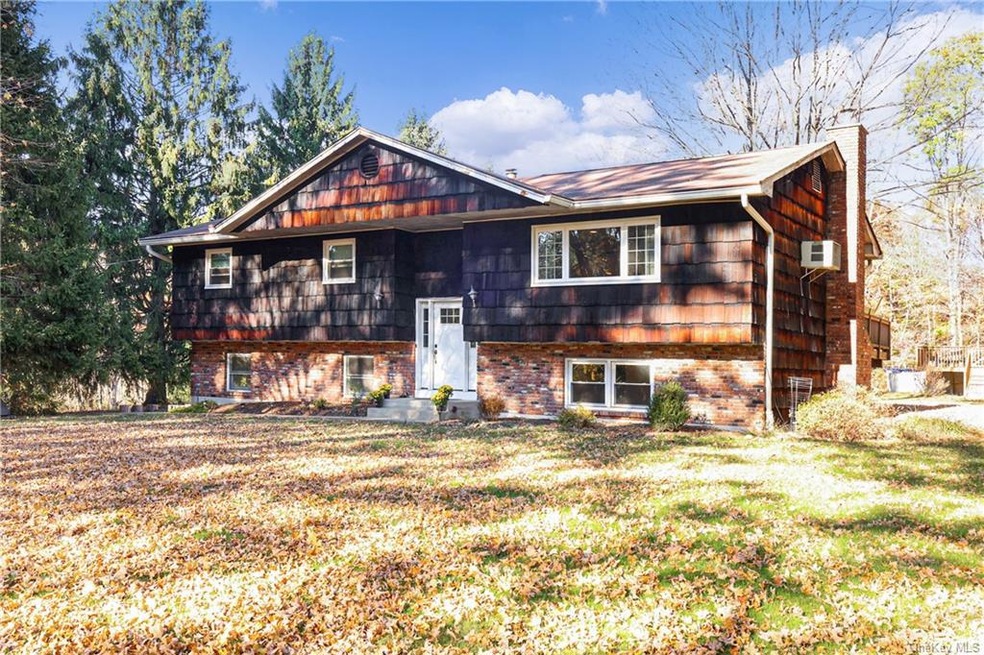 2 E Gate Rd, Suffern, NY 10901 - photo 1