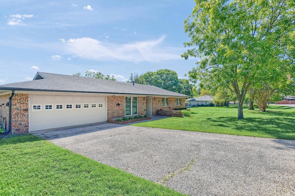 1012 Deleon St, Denison, TX 75020 - photo 1