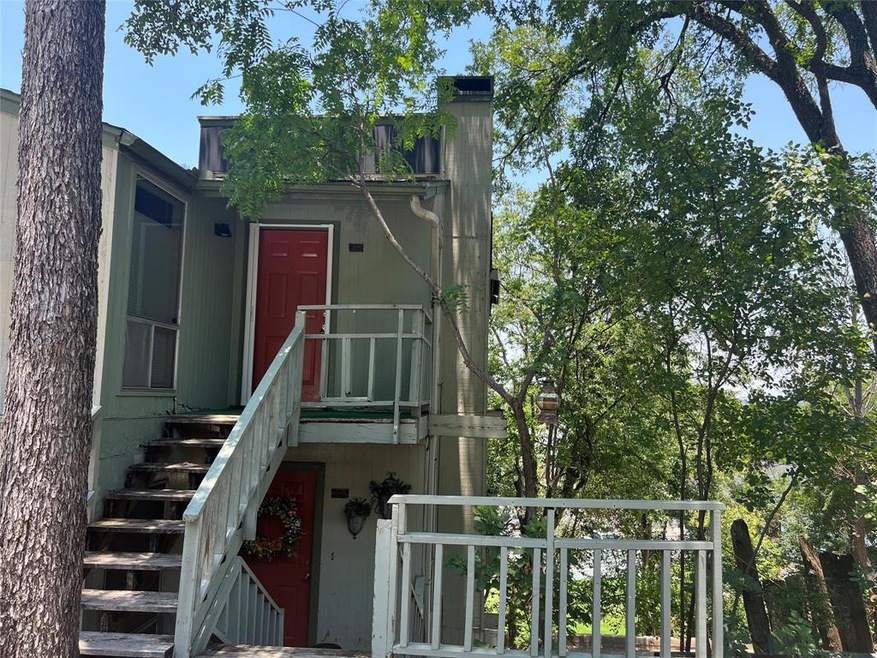 Top floor condo unit among the tree tops