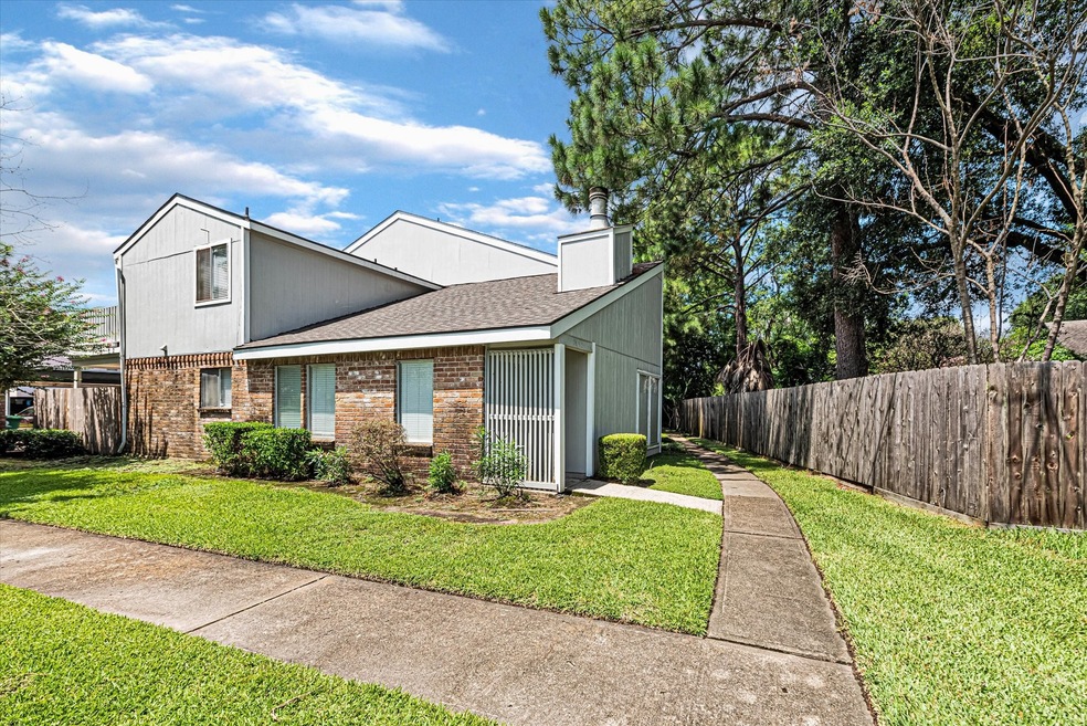7891 Green Lawn Dr unit 7891, Houston, TX 77088 - photo 1