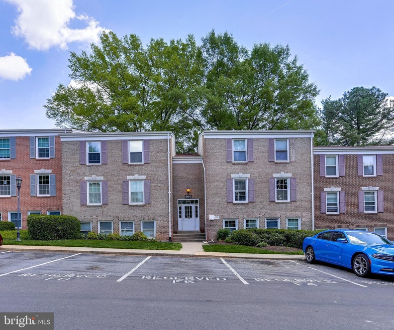 864 Quince Orchard Blvd unit 102, Gaithersburg, MD 20878 - photo 1