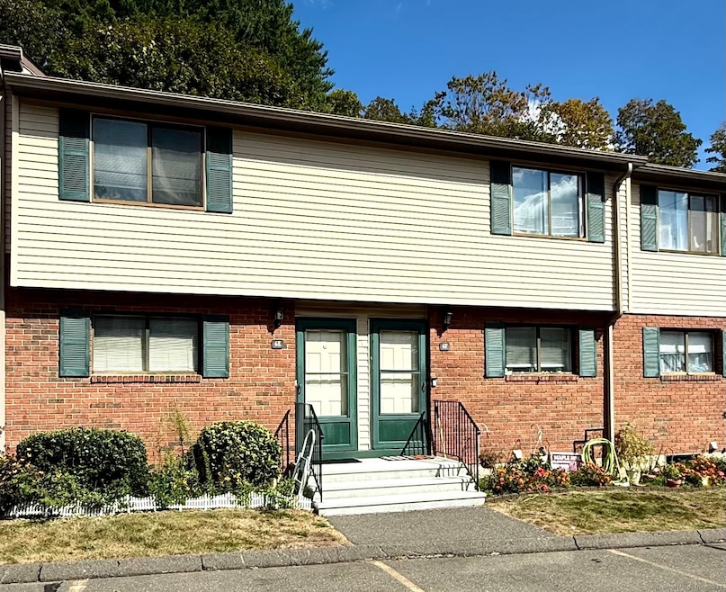 39 Horton Hill Rd unit 6E, Naugatuck, CT 06770 - photo 1