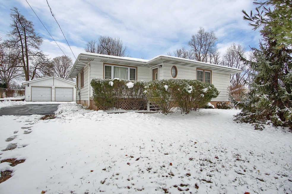 13 Hazelwood Dr, Caseyville, IL 62232 - photo 1