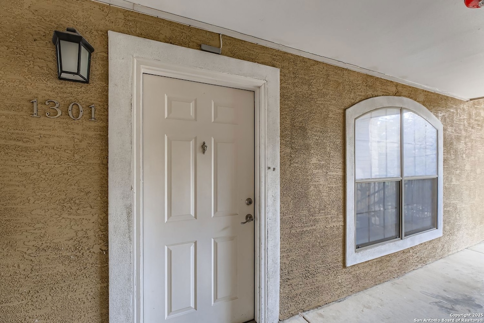 Snowden Heights unit 1301, San Antonio, TX 78240 - photo 1