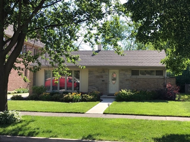 462 N Emery Ln, Elmhurst, IL 60126 - photo 1