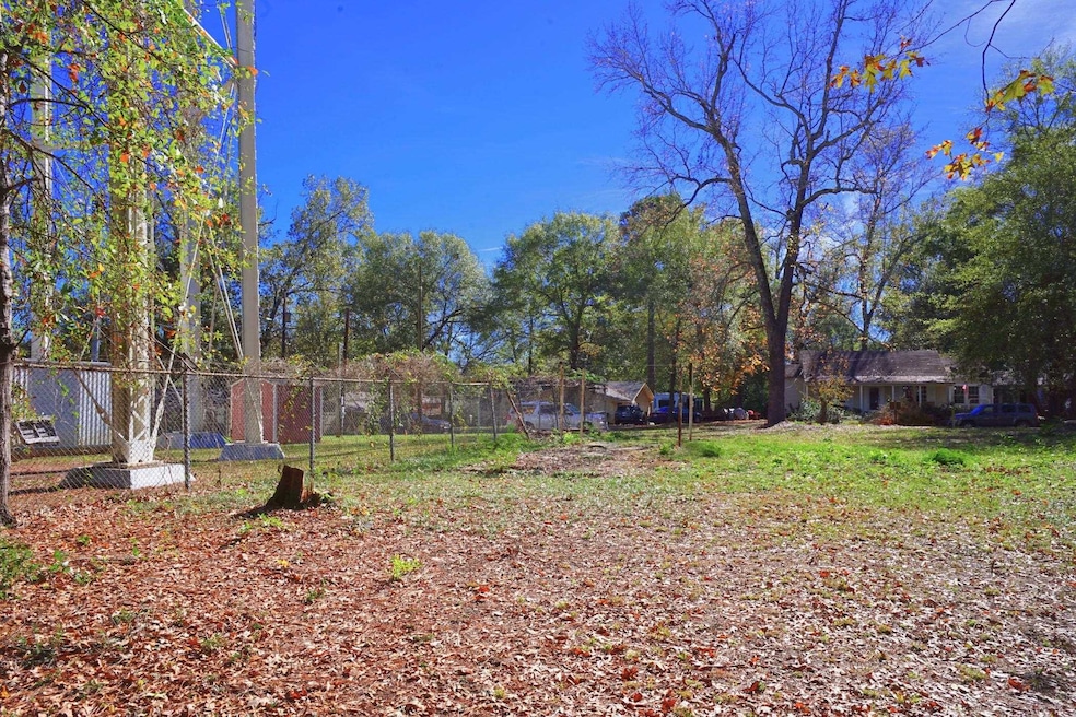 1235 E North St, Kilgore, TX 75662 - photo 1