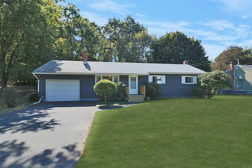 6 Kalina Dr, Rhinebeck, NY 12572 - photo 1