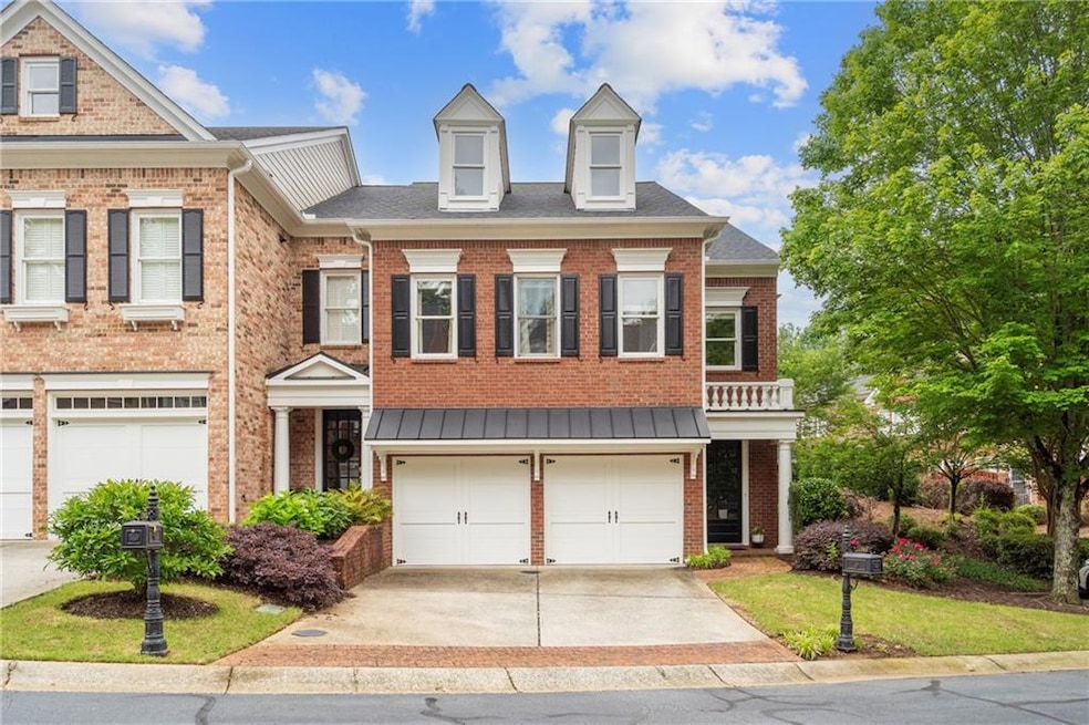 End unit in sought-after Academy Park