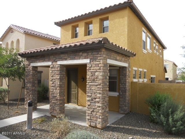 023-269420 front right