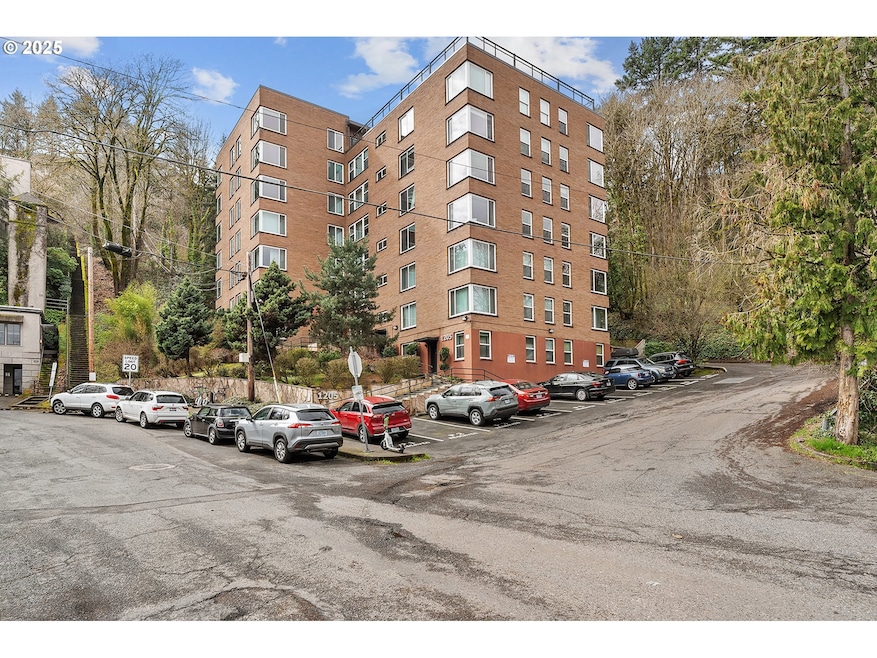 Cardinell View unit 704, Portland, OR 97201 - photo 1