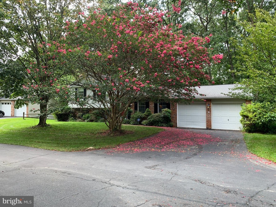 8072 Athena St, Springfield, VA 22153 - photo 1