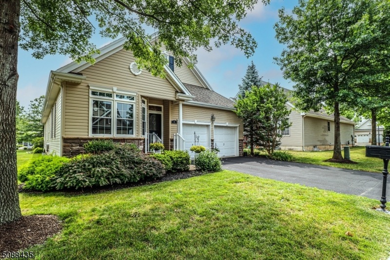 4 Republic Row, Somerset, NJ 08873 - photo 1