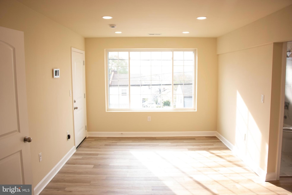 921 52nd St NE, Washington, DC 20019 - photo 1