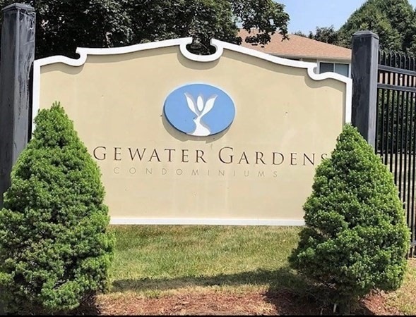 8 Arbor Way unit B, Holyoke, MA 01040 - photo 1