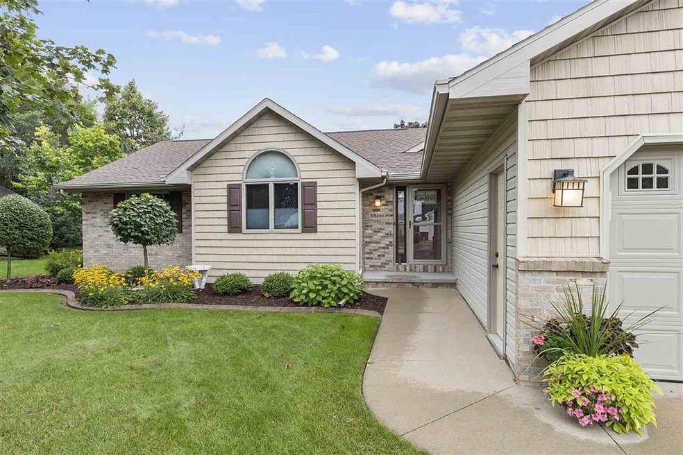 N9565 Opal Ct, Appleton, WI 54915 - photo 1