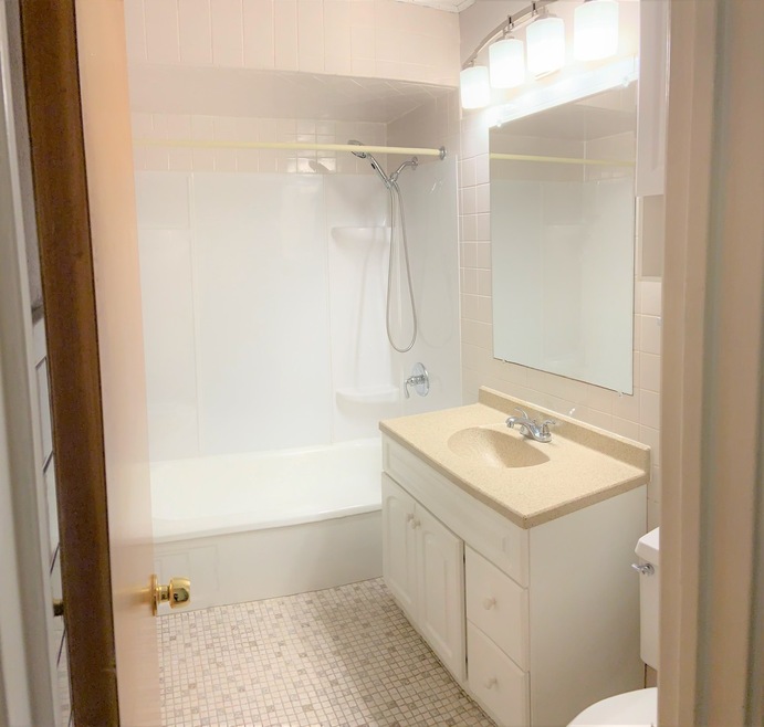 3704 Bobwhite Ln, Rolling Meadows, IL 60008 - photo 1