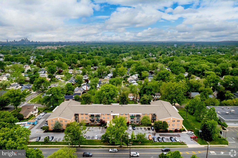 201 E Cuthbert Blvd unit C05, Haddon Township, NJ 08108 - photo 1