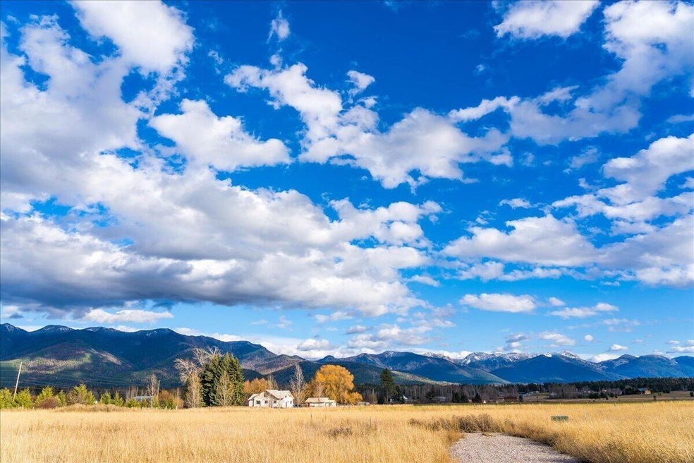 109 Lost Farm Ln, Kalispell, MT 59901 - photo 1