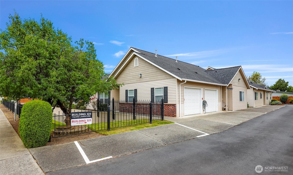 323 N Laventure Rd unit C, Mount Vernon, WA 98273 - photo 1