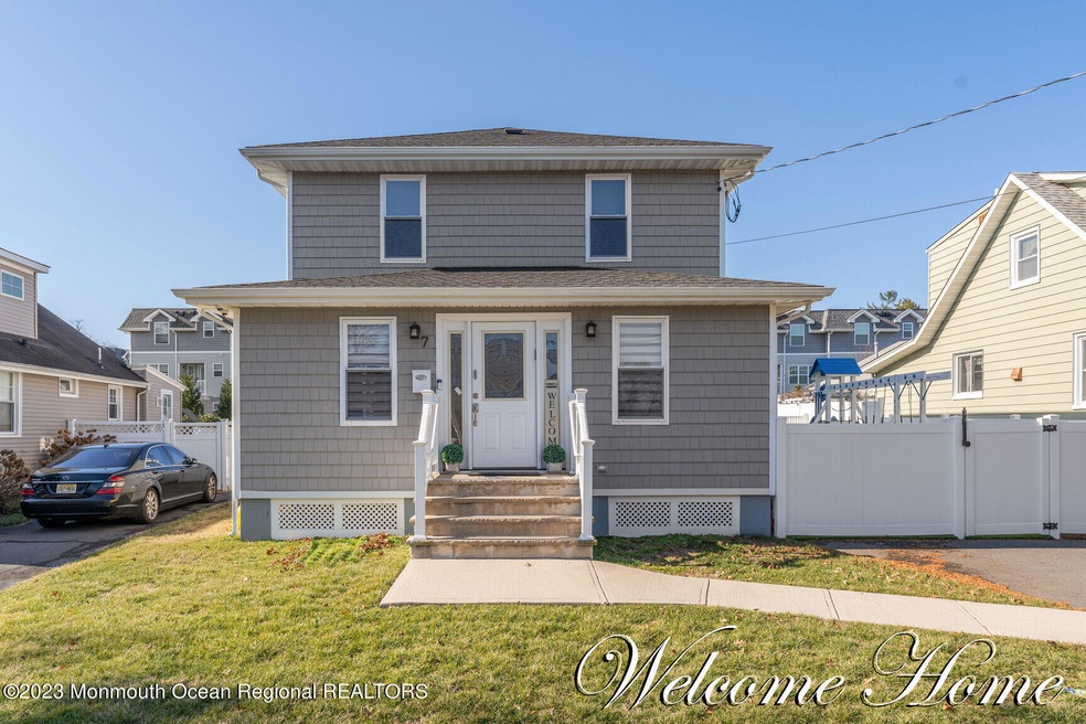 0001-00Front-Exterior-Welcome-Home