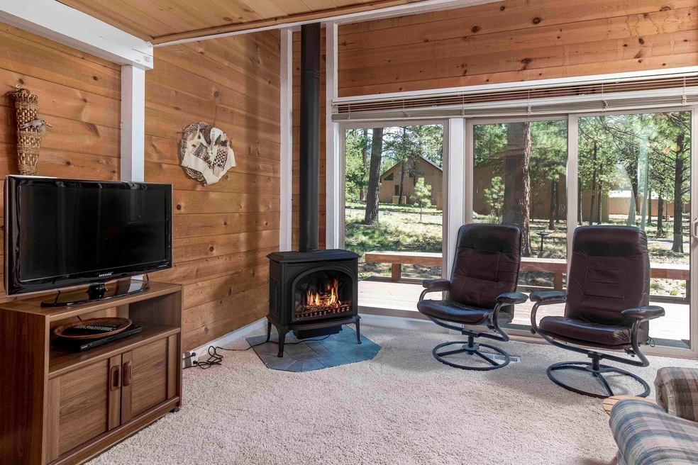 17652 Cluster Cabin Ln unit 17, Sunriver, OR 97707 - photo 1