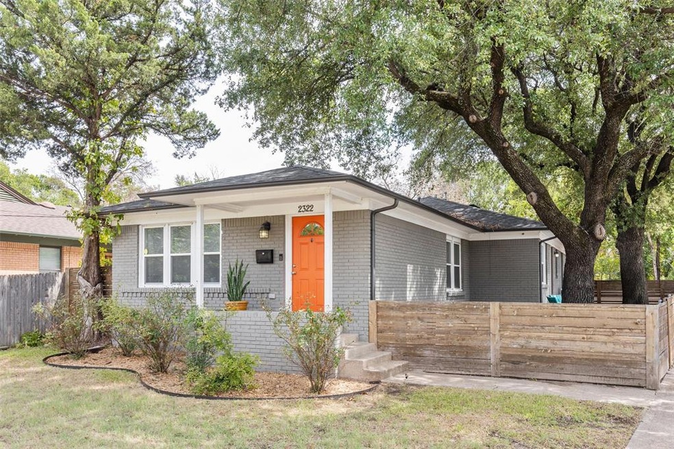 Welcome to adorable 2322 Elmwood Blvd!