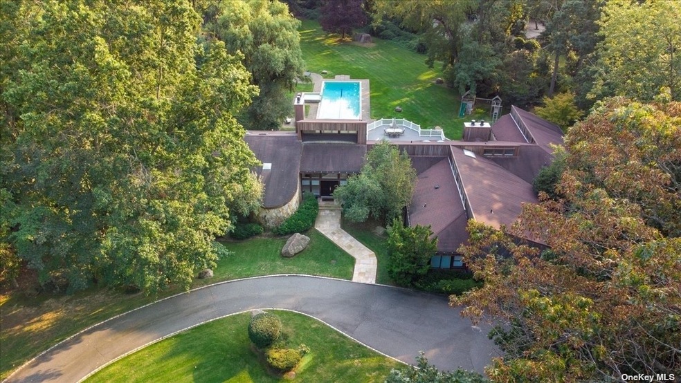 6 Lillian Ct, Port Washington, NY 11050 - photo 1