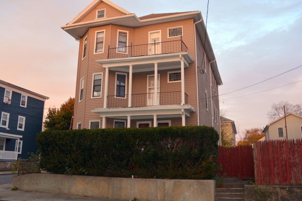 49 Lynch St unit 1, Providence, RI 02908 - photo 1