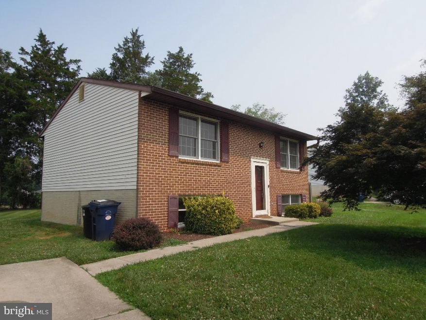 7070 Saddle Dr, Sykesville, MD 21784 - photo 1