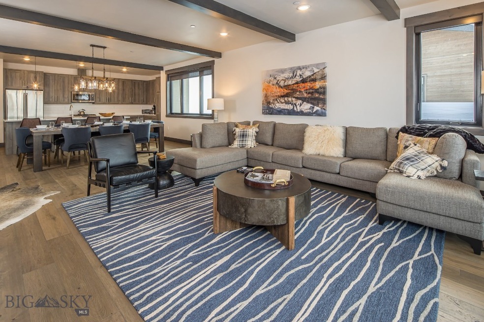 Open kitchen, dining, living floor plan