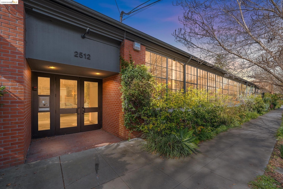 Sold $900,000 • Co-Listing Agent