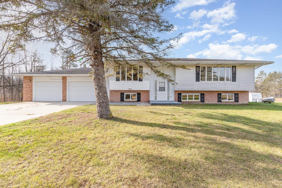 3532 S 10 Mile Rd, Breckenridge, MI 48615 - photo 1