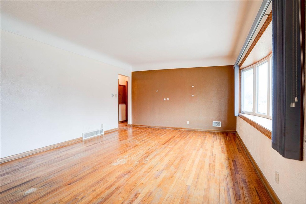 2712 14th Ave SE, Cedar Rapids, IA 52403 - photo 1