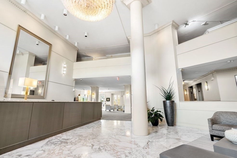 Imperial Towers unit 608, Chestnut Hill, MA 02467 - photo 1