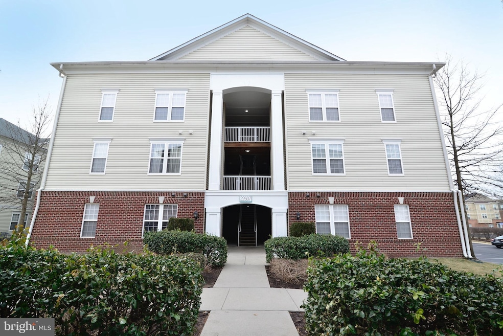 22607 Blue Elder Terrace unit 204, Ashburn, VA 20148 - photo 1