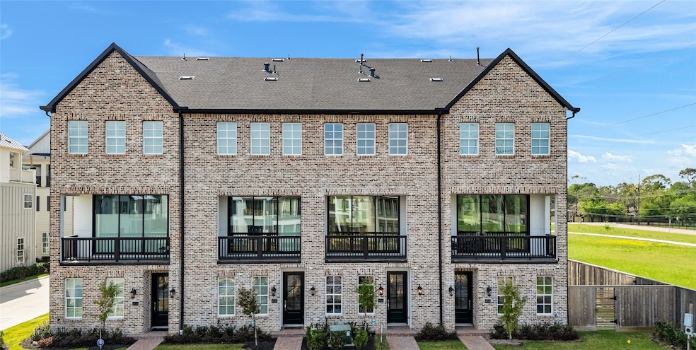 Gorgeous Antique Brick Blend with a Great Walkout