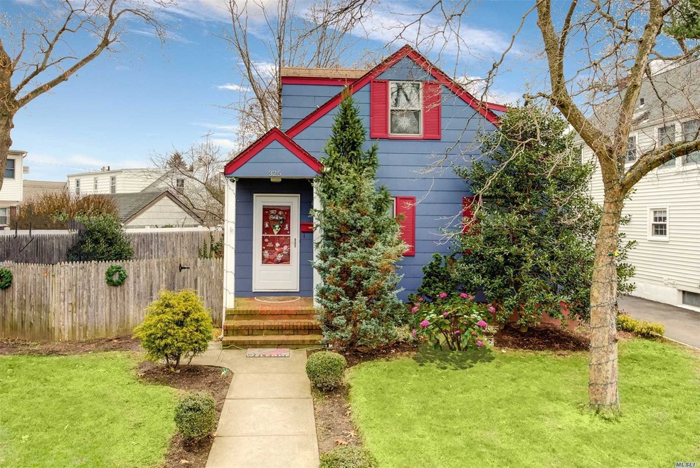 325 Jackson Ave, West Hempstead, NY 11552 - photo 1