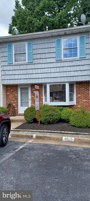 4524 Appledale Ct, Marshall, VA 20115 - photo 1