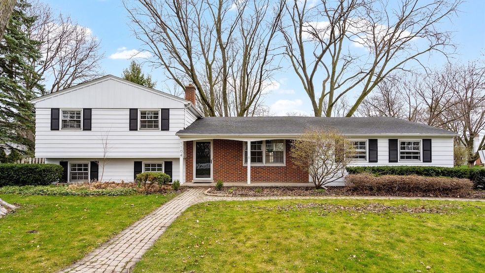 1104 N Brainard St, Naperville, IL 60563 - photo 1