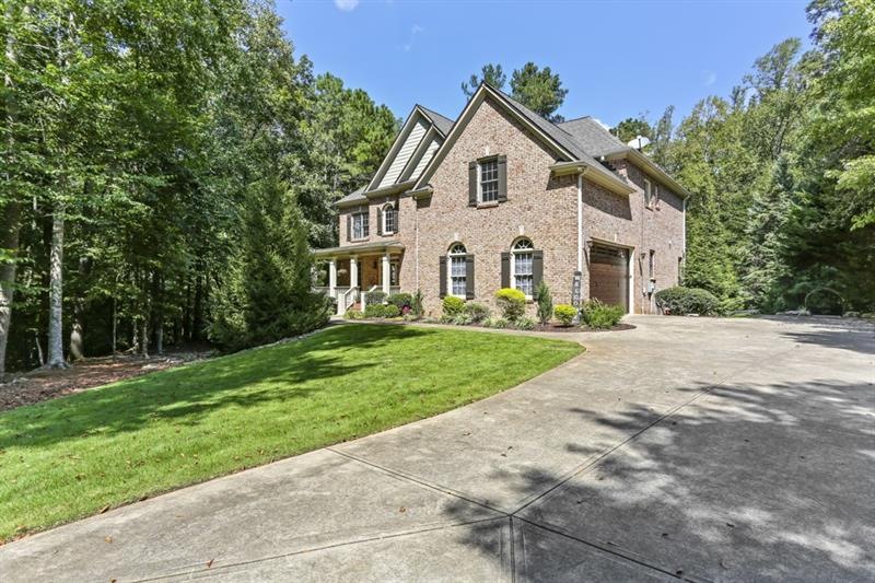Welcome home to your private, secluded residence s
