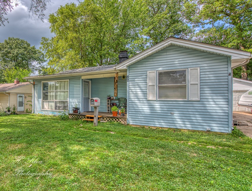 82 Wren Rd, Carpentersville, IL 60110 - photo 1