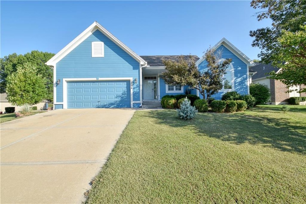 10506 W 49th Place, Shawnee, KS 66203 - photo 1