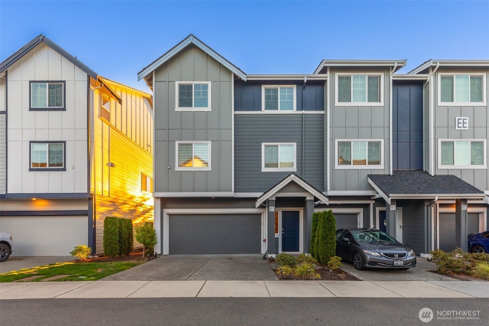 Pending $899,950 • Co-Listing Agent