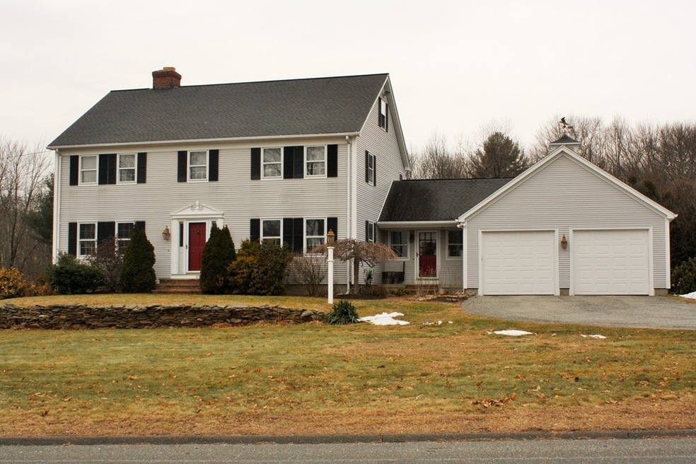 579  - 581 Fuller, Ludlow, MA 01056 - photo 1