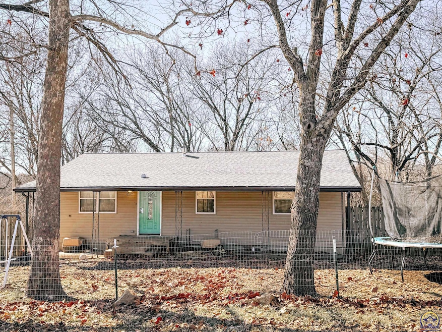 6627 NW Elmont Rd, Topeka, KS 66618 - photo 1