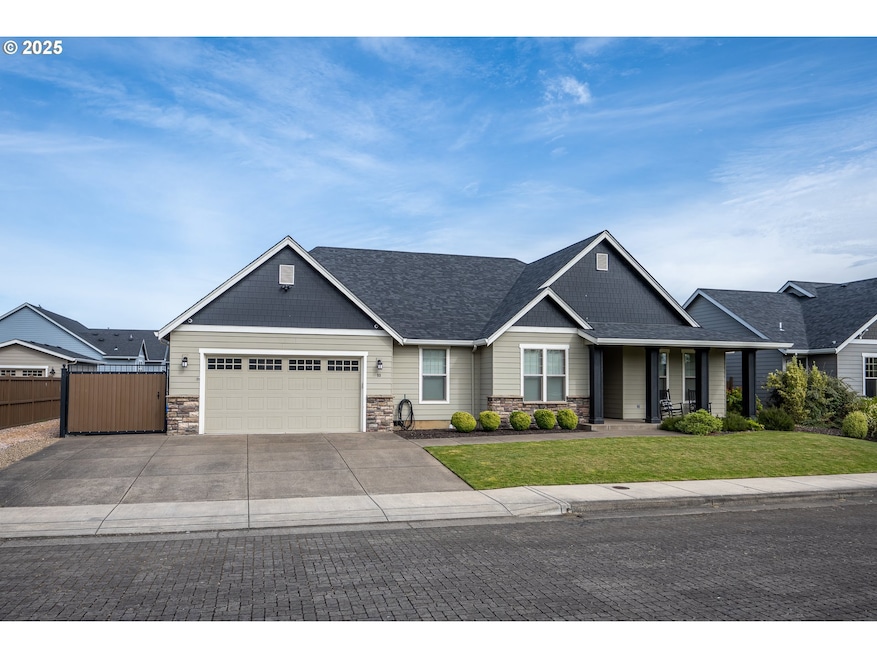 93 Bobby Jones Ave, Creswell, OR 97426 - photo 1